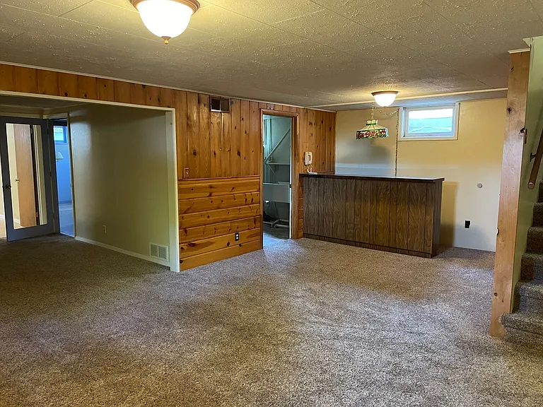 2638 Clark Ave — Photo 12