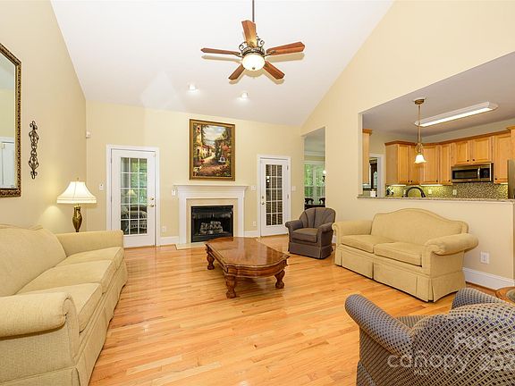 4th image of 9600 Broken Arrow Ct
