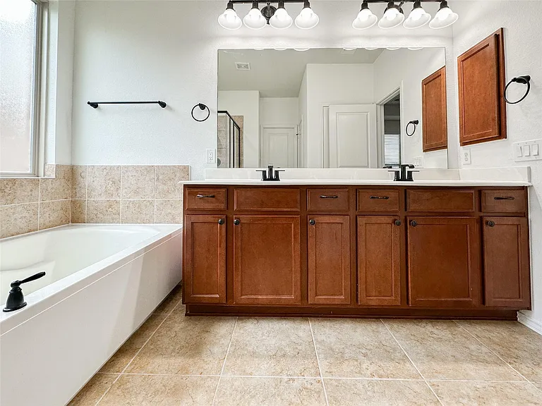 25322 Alverstone Dr — Photo 17