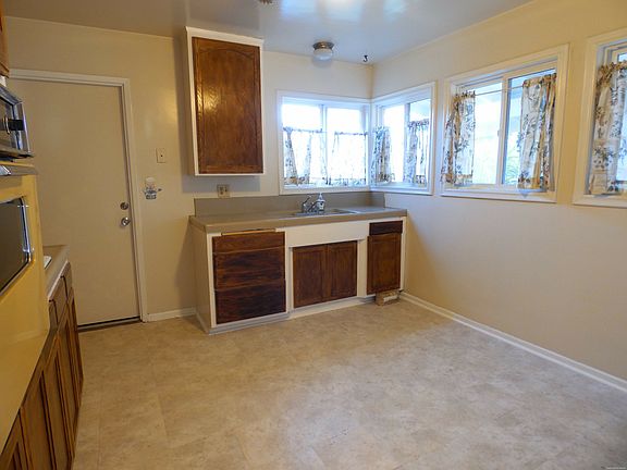 2nd image of 11211 Mount Dr
