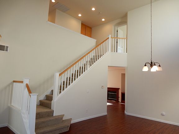 2nd image of 25053 Silverthorne Pl