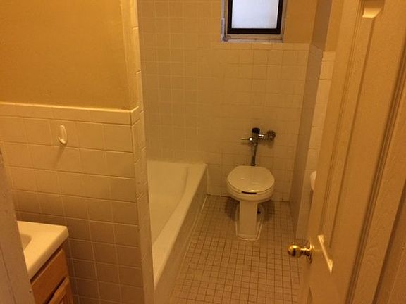 5th image of 4318 44th St
