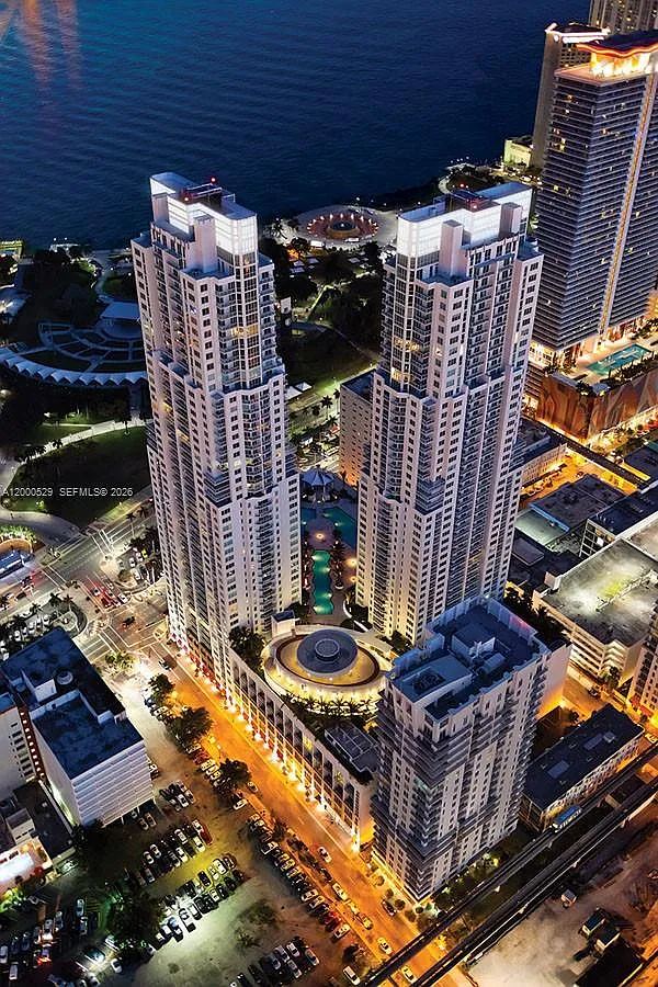 Building Photo - 244 Biscayne Blvd #2907
