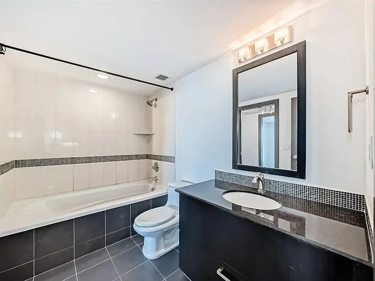 888 4th Ave SW #1902 — Photo 25