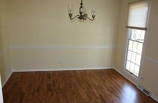 5th image of 355 Ambleside Dr