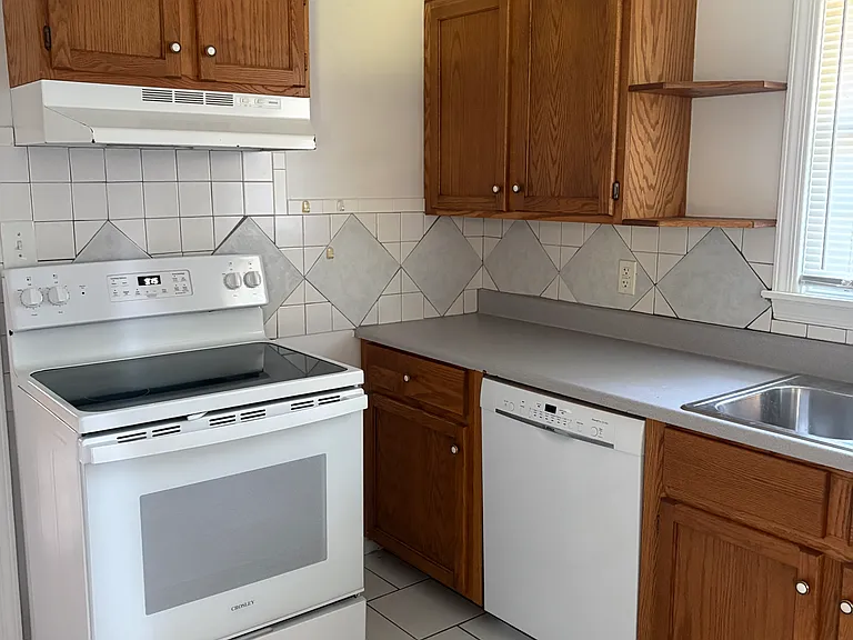 728-730 N Maple Ave — Photo 4