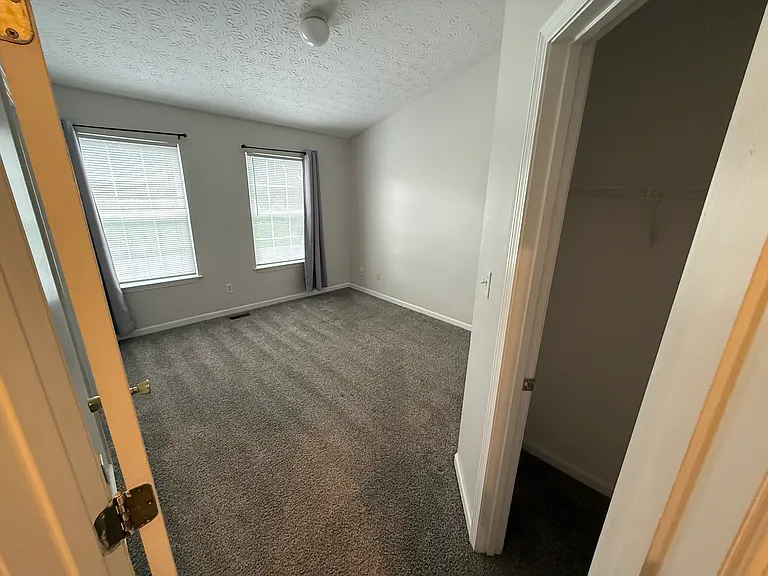 457 Dabney Dr — Photo 6