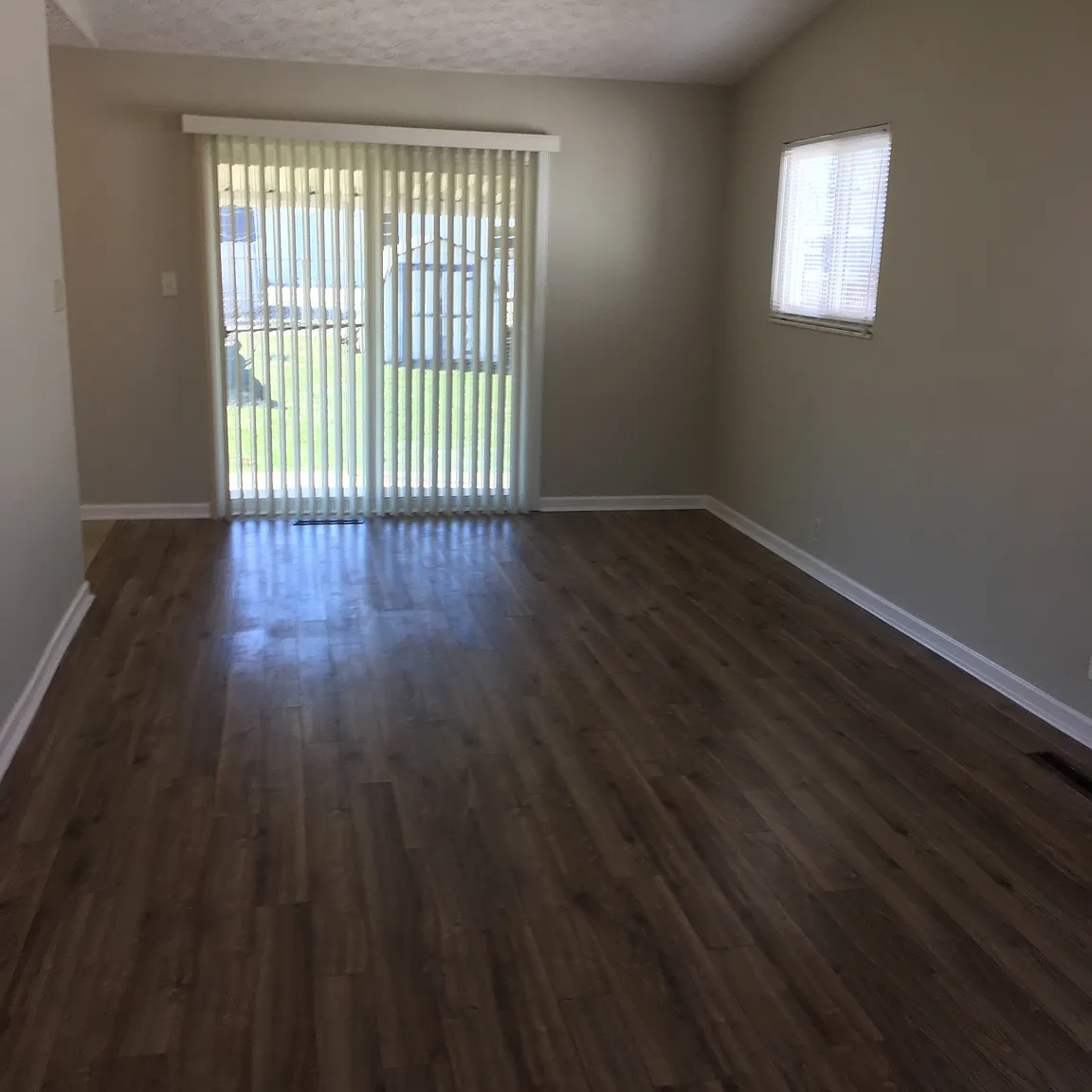 2844 Caroline Ave photo 1