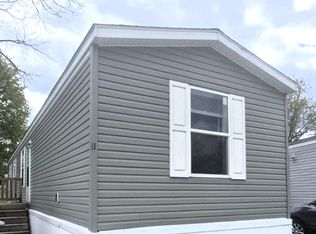 11 Channing Cir, Leonard, MI 48367