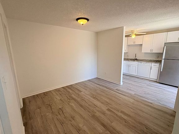 4th image of 5584 Malt Dr APT 4