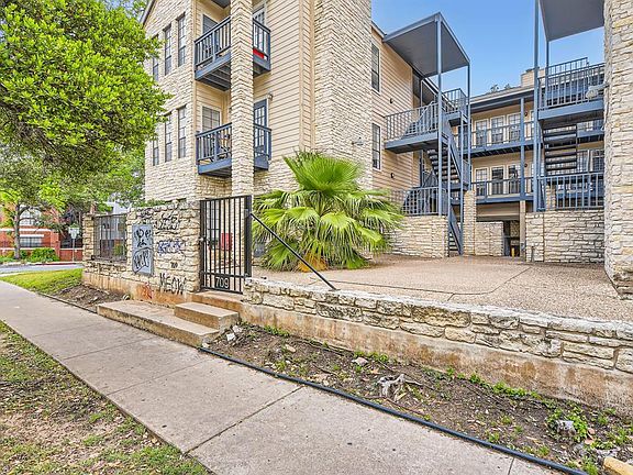 3rd image of 711 W 21st St #302