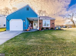 14 Lakebridge Dr, Deptford, NJ 08096