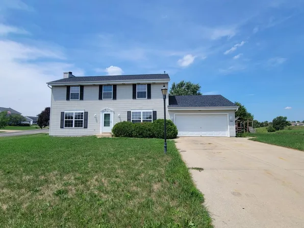 2624 North Sterling CIRCLE, East Troy, WI 53120