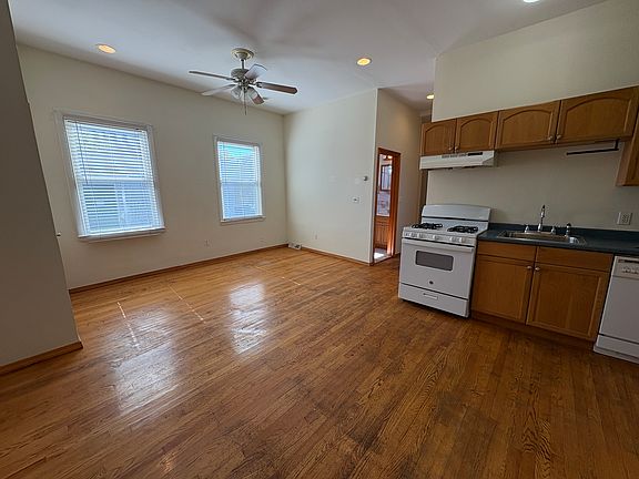 4th image of 7 Allen Ct #1