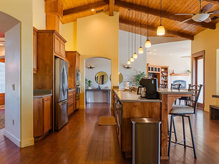 6525 Straw Ridge Rd — Photo 10