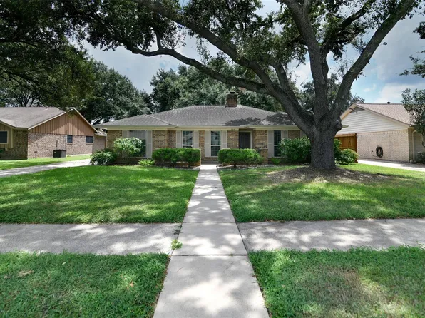 3414 Knob Hill St, Deer Park, TX 77536