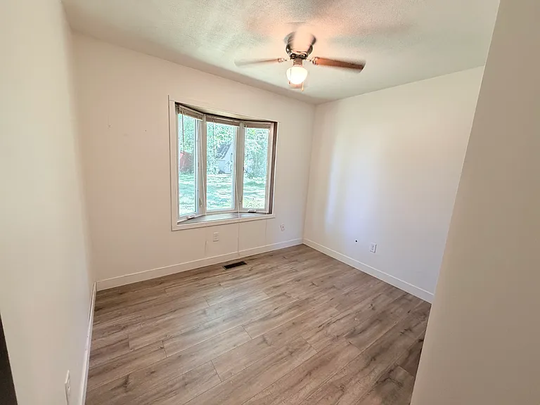 318 N Park St — Photo 22