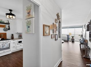 6 Horizon Rd APT 1704, Fort Lee, NJ 07024