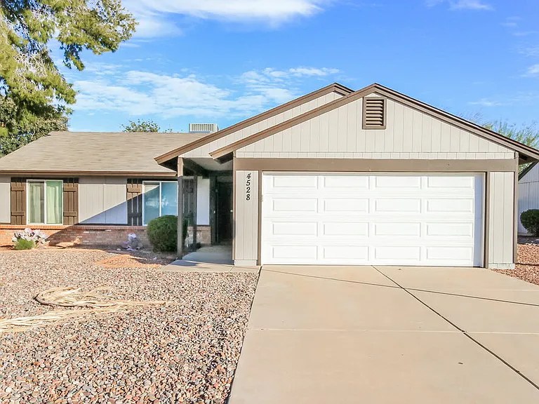 4528 W Gail Dr — Photo 1
