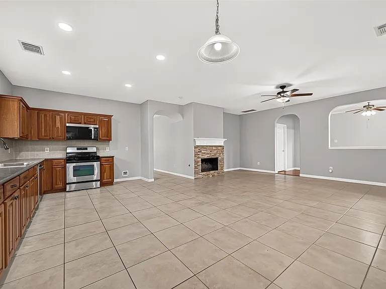 3223 Legends Creek Dr — Photo 6