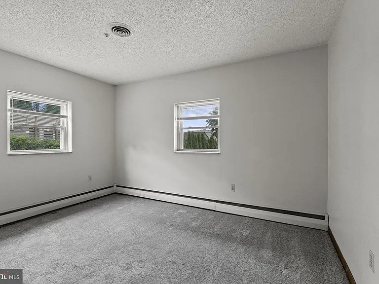 819 Mercer St — Photo 25
