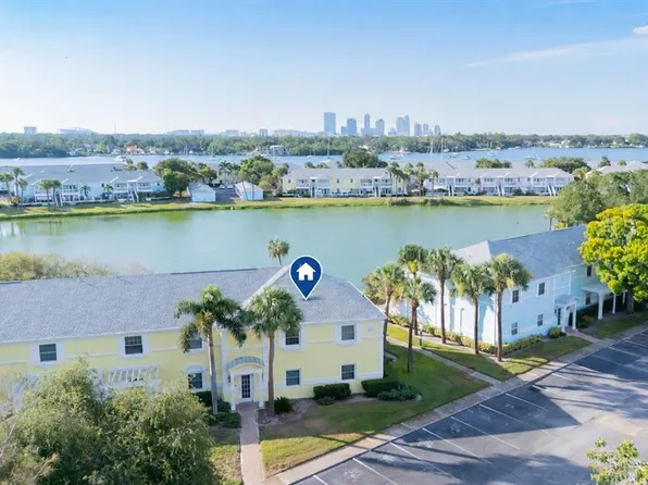 123 Seahorse Dr SE #D, Saint Petersburg, FL 33705