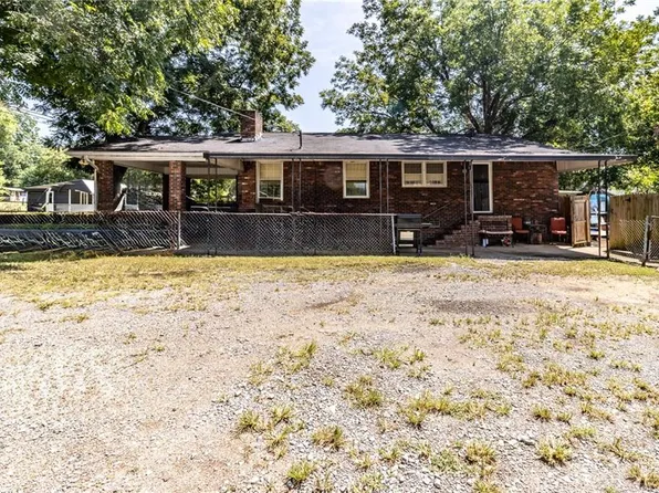 24 E 16th St SW, Rome, GA 30161