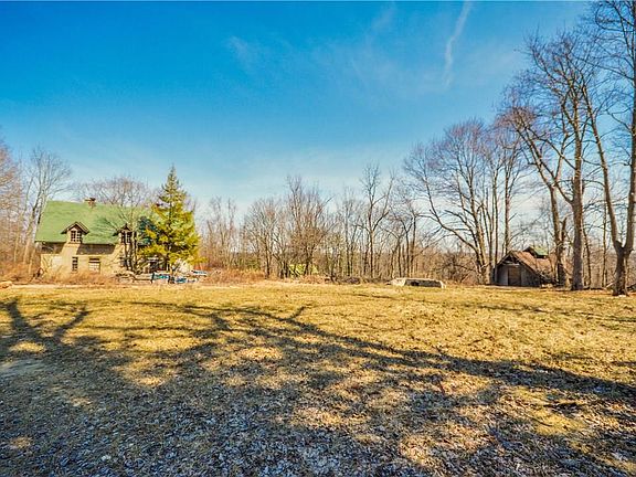 3rd image of 620 Sleepy Hollow Road