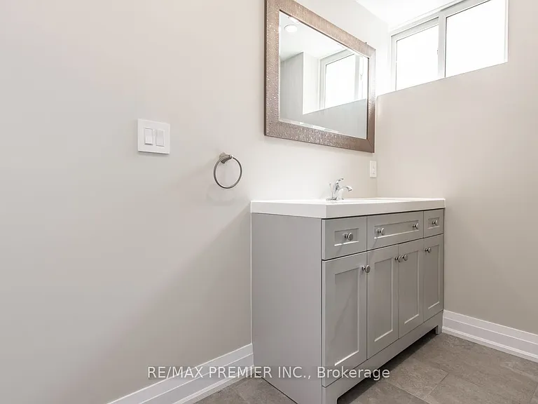 569 Roding St #BASEMENT — Photo 15