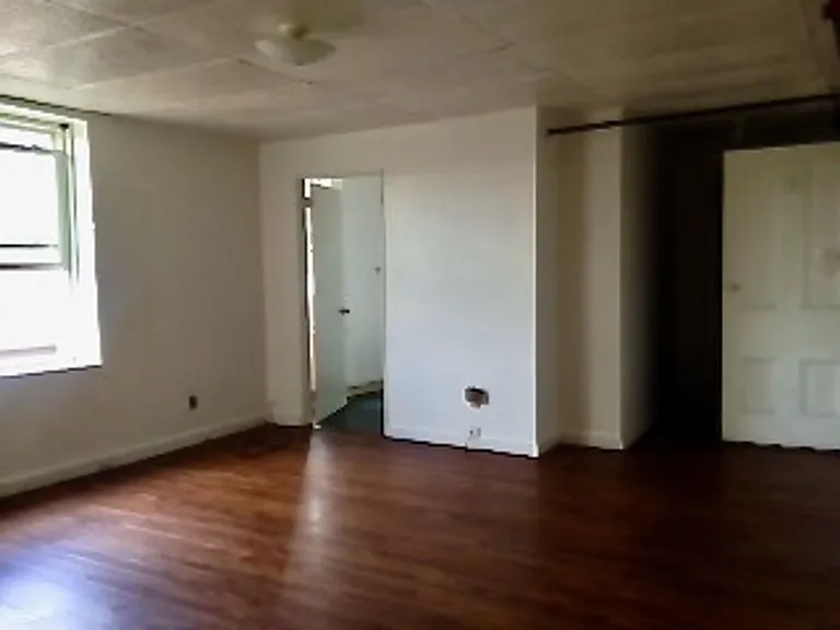 607 E Carson St — Photo 3