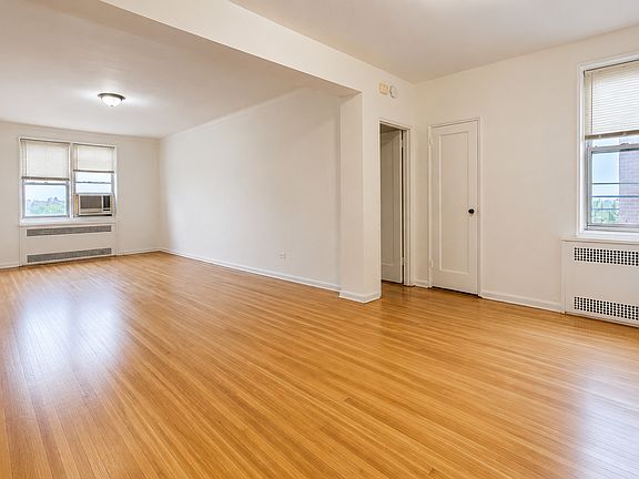 3rd image of 515 Avenue I #606