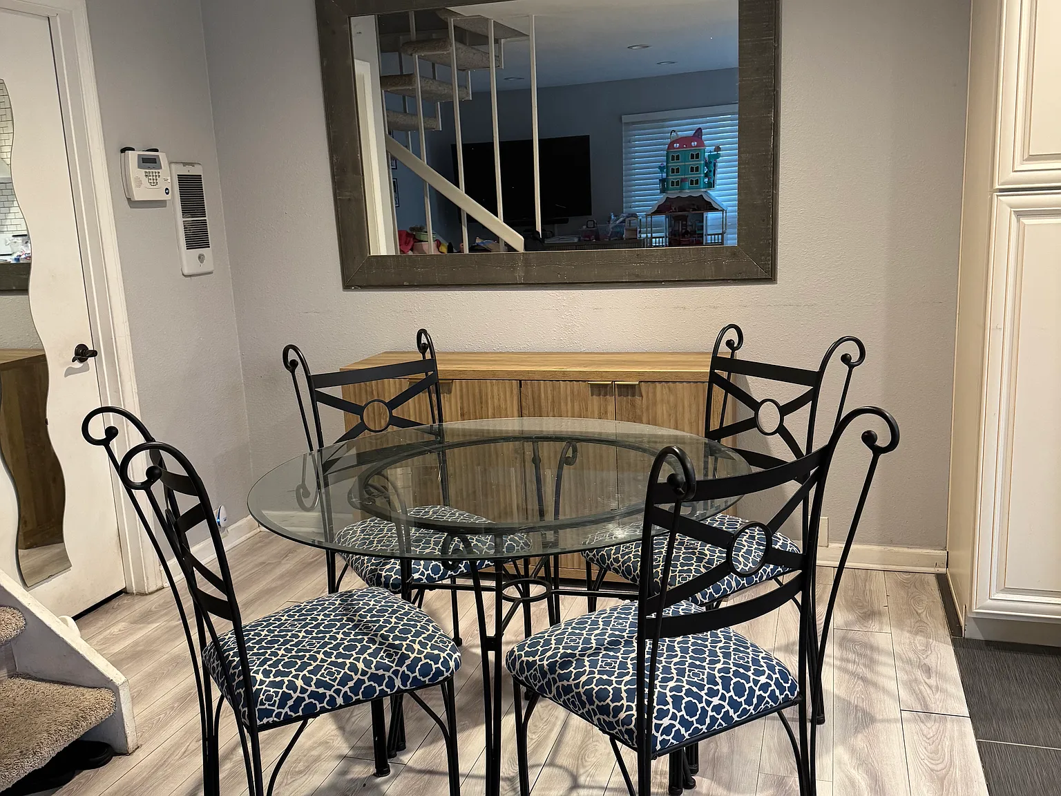 3 bed, 1.5 bath, 1264 sqft, $3,350 — Photo 2