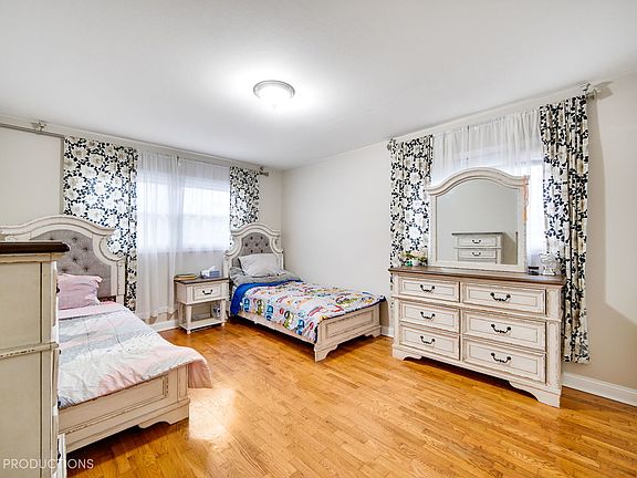 4th image of 8817 S 83rd Ave
