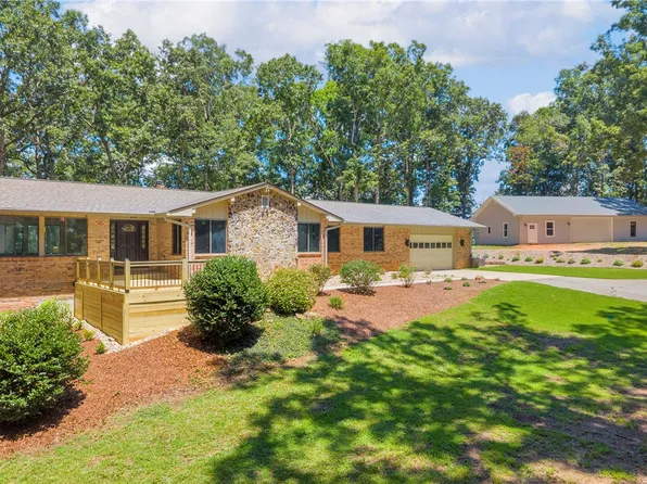 169 Castlewood Dr, Westminster, SC 29693