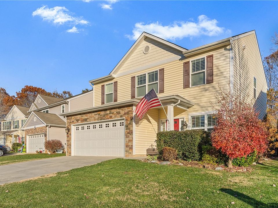 1st image of 818 Blue Lake Dr