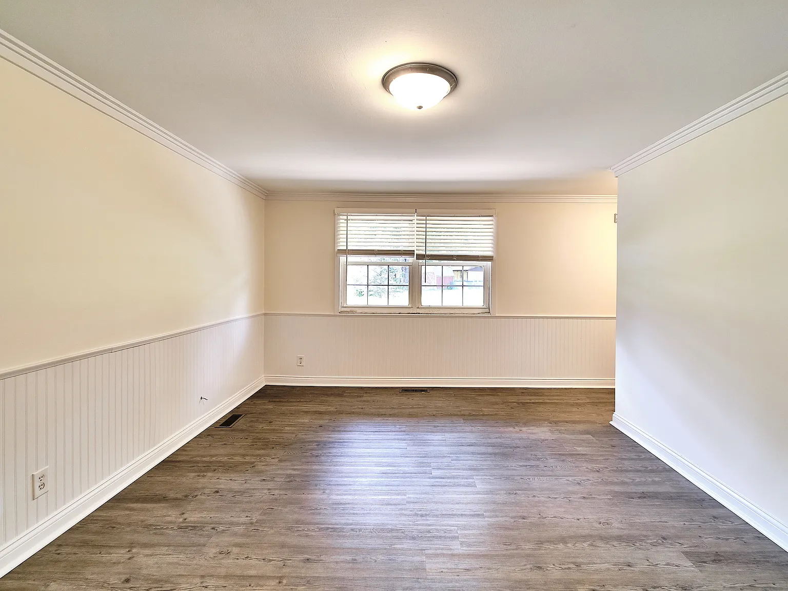 3 bed, 1328 sqft, $1,900 — Photo 4