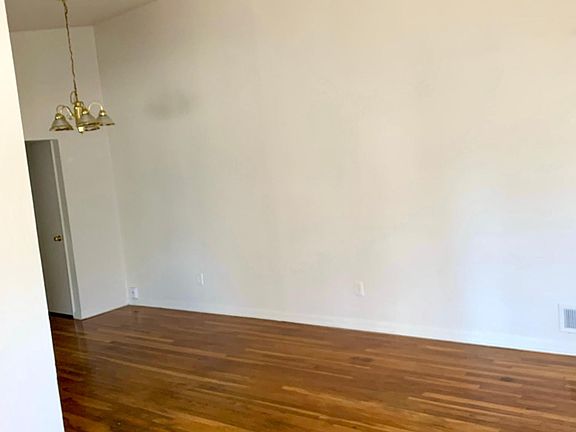 3rd image of 3101 Sherman Dr