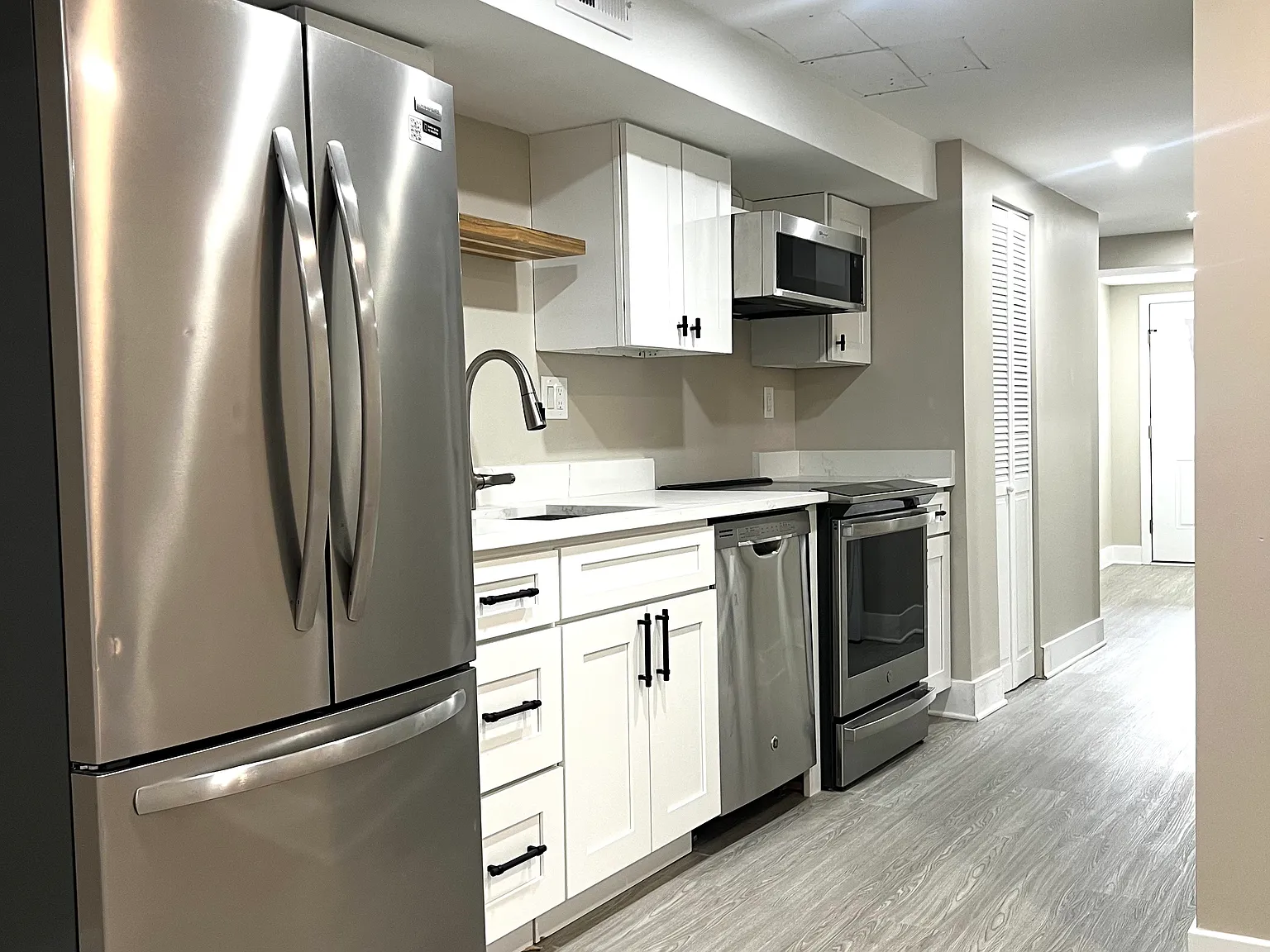 1 bed, 550 sqft, $1,725 — Photo 3