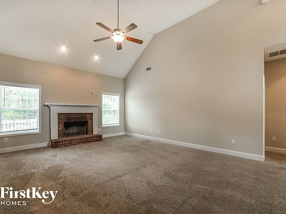 4th image of 700 Graces Ct