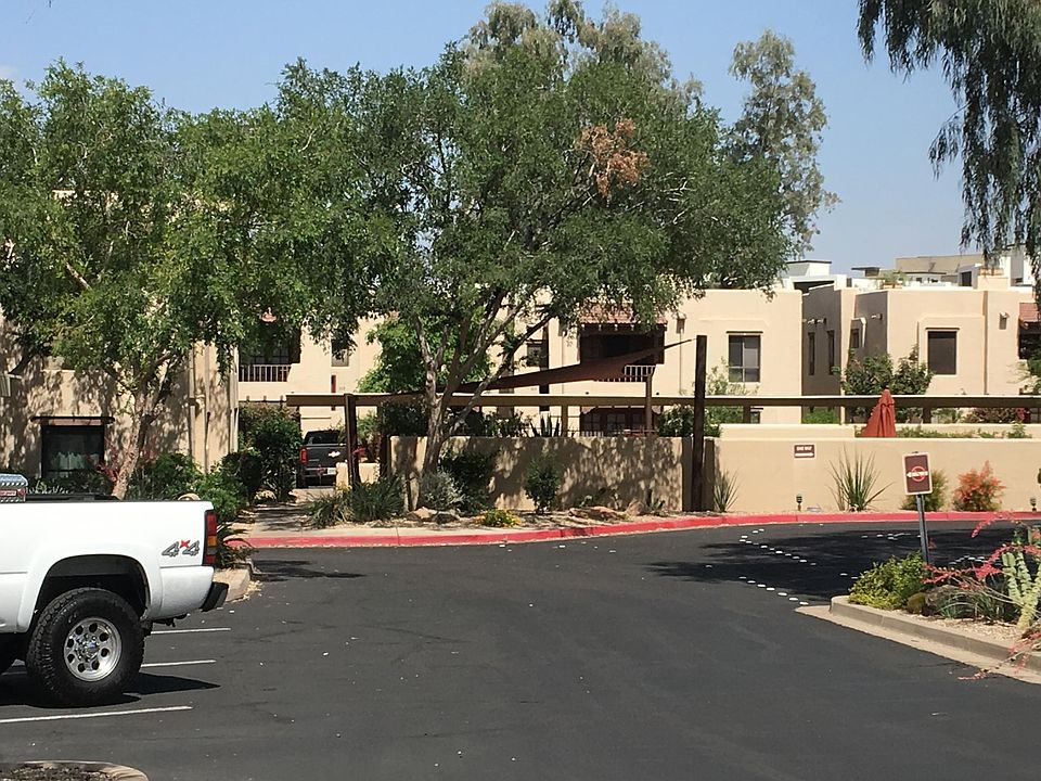 Dreamy Draw Condo Complex