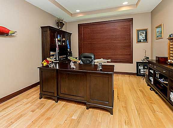 3rd image of 5547 Sandstone Dr