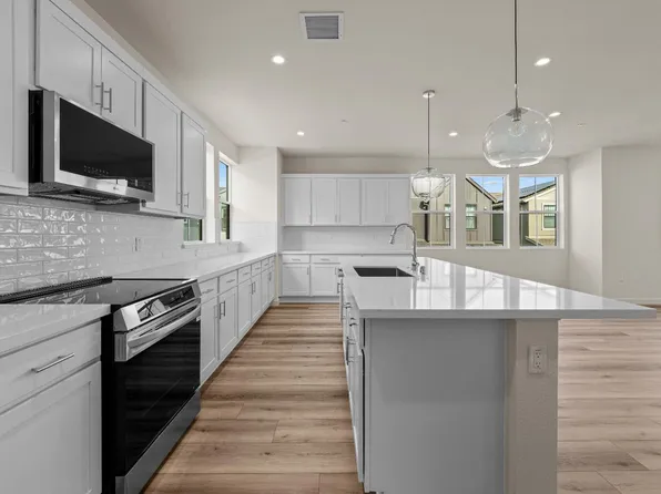1452 Waterside Lane, Rohnert Park, CA 94928
