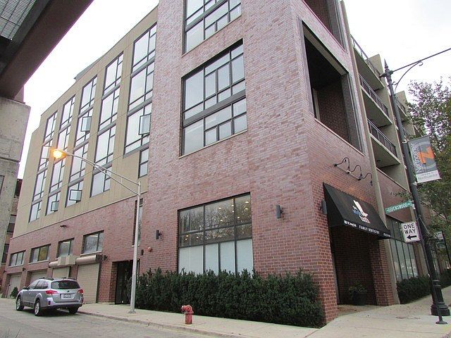 1st image of 3946 N Ravenswood Ave APT 412
