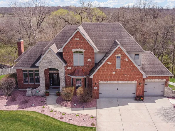 21163 S Wooded Cove Dr, Elwood, IL 60421