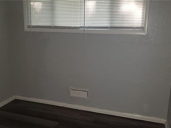 3rd image of 10807 Newton Ave