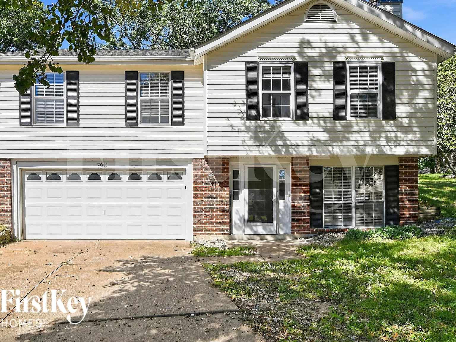 3 bed, 1.5 bath, 1120 sqft, $1,860 — Photo 1