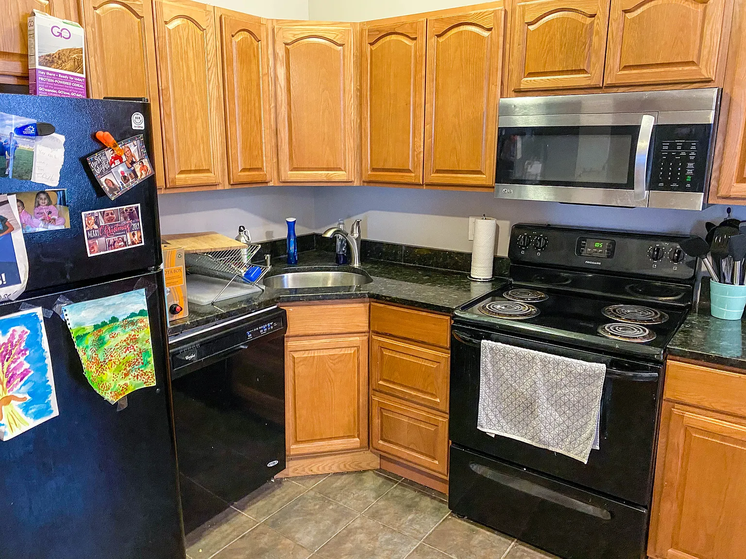 4 bed, 1200 sqft, $1,300 — Photo 4