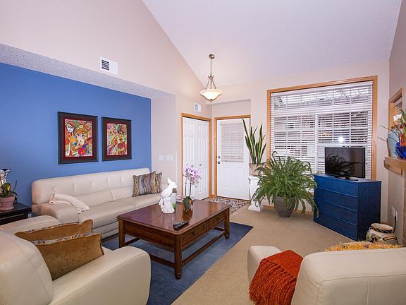 Family Room w/ Gas Fireplace