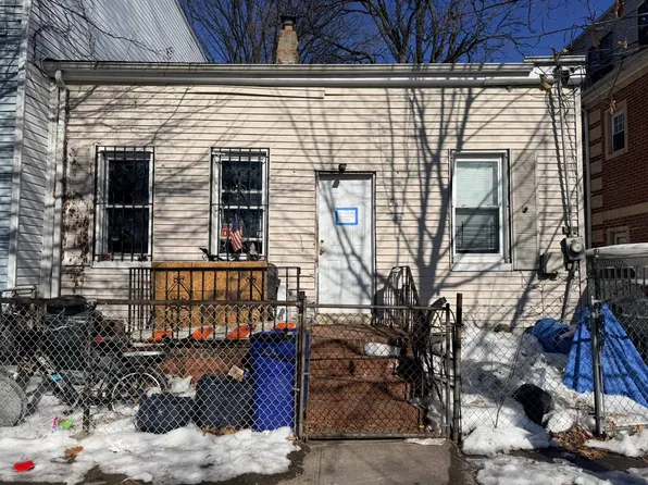 51 Hill St, Brooklyn, NY 11208