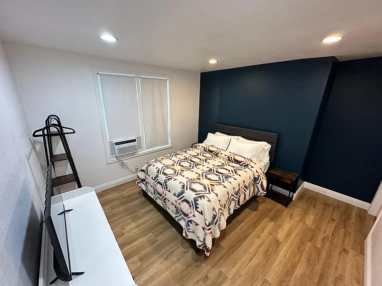 441 S Birch St — Photo 7